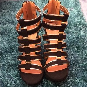 Black and gold wedges